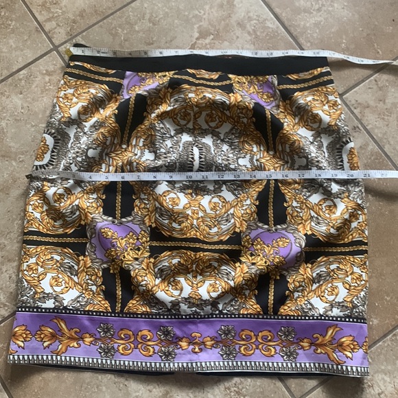NWOT laundry Versace style skirt mini - Picture 4 of 10